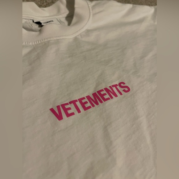 Vetements Other - Vetements Pink Logo Label T Shirt White